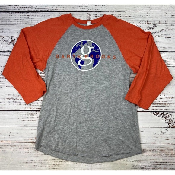 GARTH BROOKS 2017 World Tour Licensed Concert‎ T-SHIRT MERCH sz Medium Unisex - Picture 1 of 4